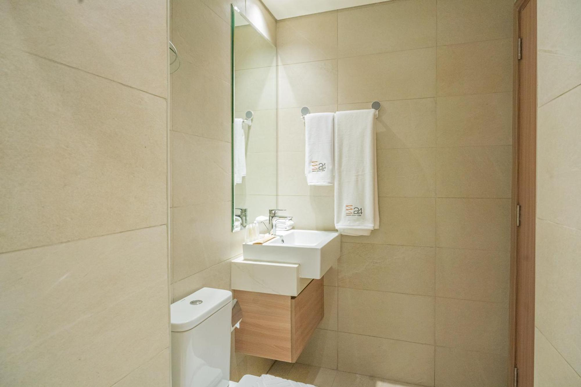 Escape24 Classy Azizi Riviera 46